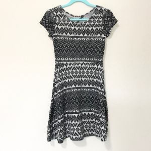 Espresso Aztec Print Short Sleeve Dress Small